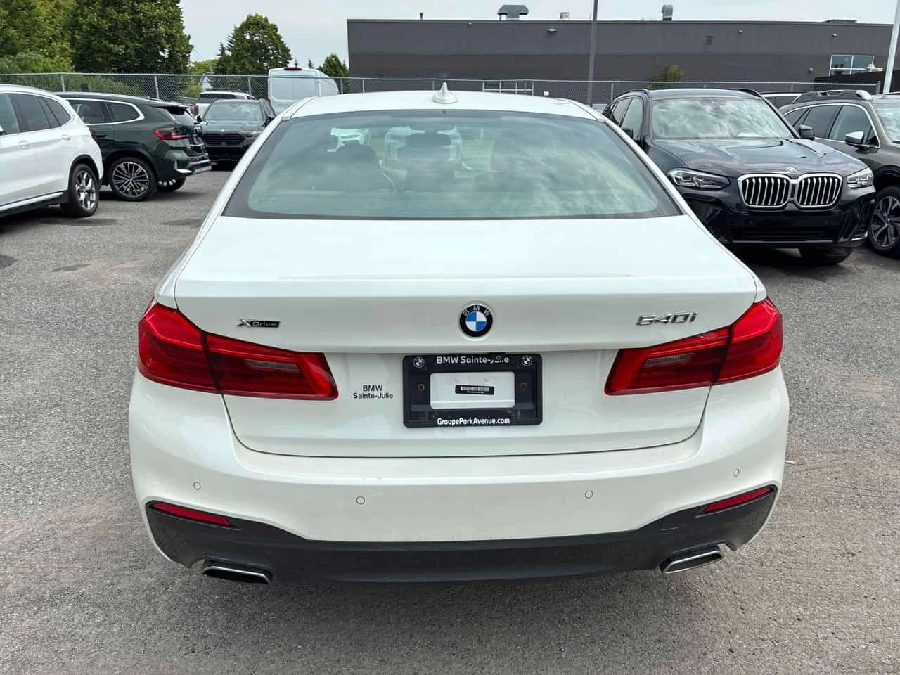 BMW 540 xDrive/ШИБИДАХ/ОБДУХВАНЕ/360, снимка 5 - Автомобили и джипове - 55125254