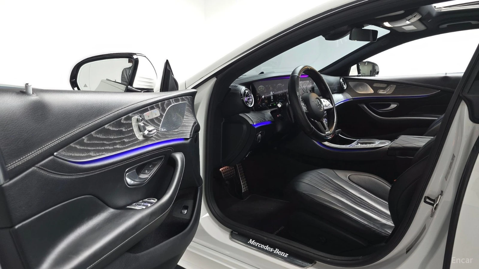 Mercedes-Benz CLS 450 4MATIC* AMG* ПОДГРЕВ* ОБДУХВАНЕ* HUD* 360* PANO* , снимка 10 - Автомобили и джипове - 55431043