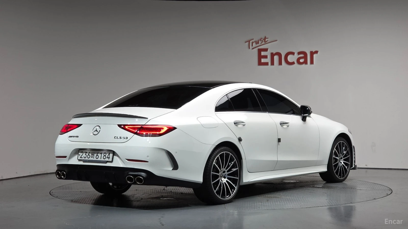 Mercedes-Benz CLS 450 4MATIC* AMG* ПОДГРЕВ* ОБДУХВАНЕ* HUD* 360* PANO* , снимка 2 - Автомобили и джипове - 55431043