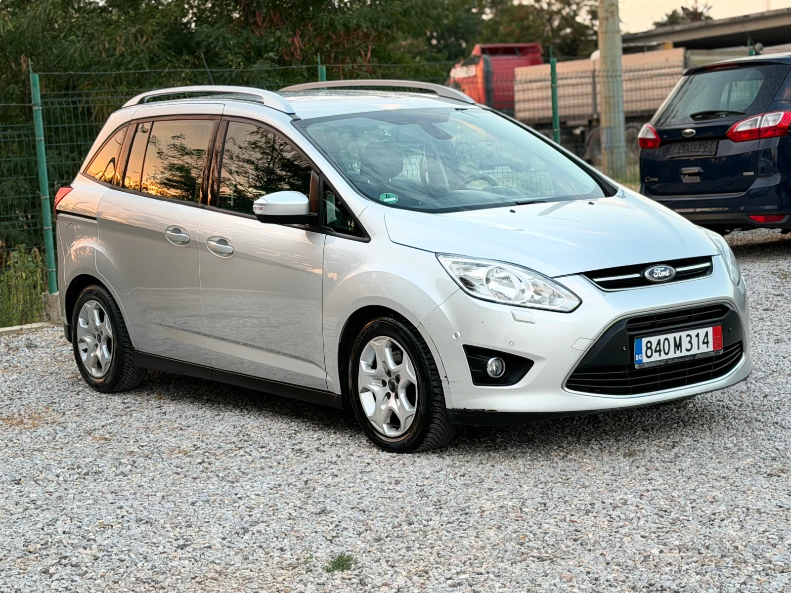 Ford Grand C-Max 1.6 дизел * 116 к.с * 7 места, снимка 3 - Автомобили и джипове - 55842311