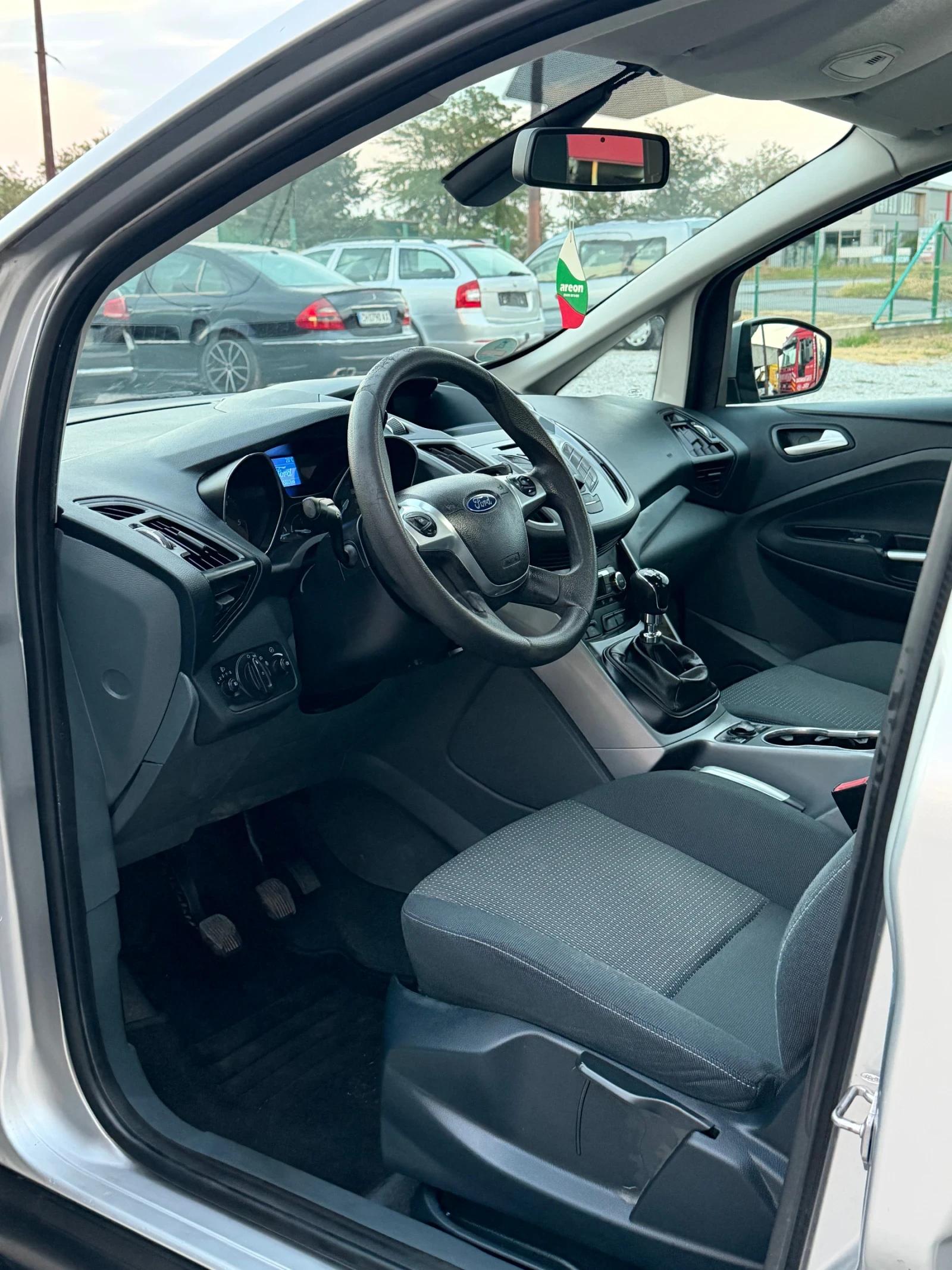 Ford Grand C-Max 1.6 дизел * 116 к.с * 7 места, снимка 8 - Автомобили и джипове - 55842311