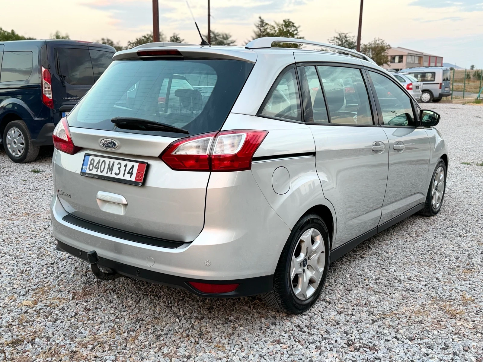 Ford Grand C-Max 1.6 дизел * 116 к.с * 7 места, снимка 4 - Автомобили и джипове - 55842311