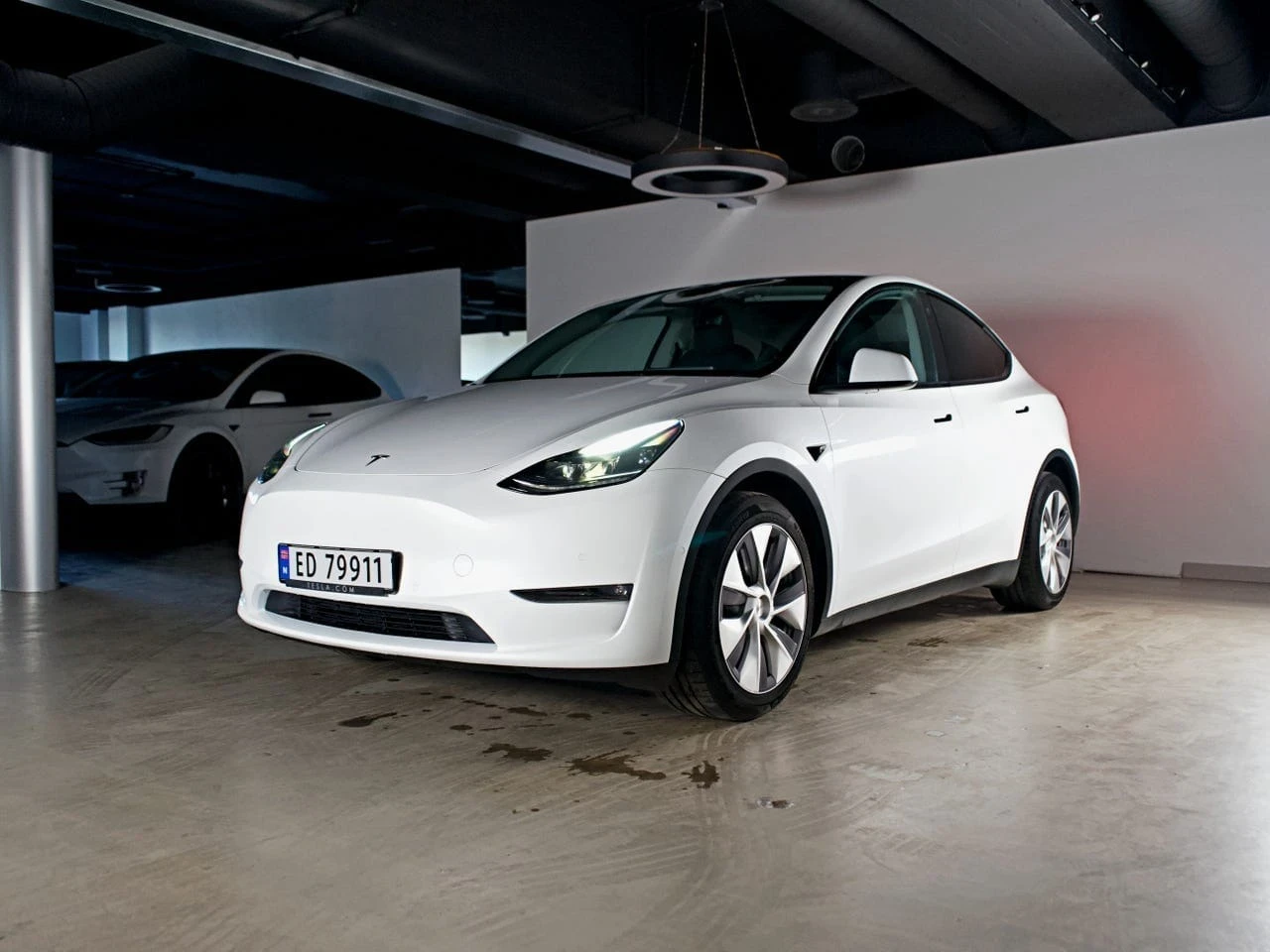 Tesla Model Y Long Range AWD, снимка 4 - Автомобили и джипове - 56115283