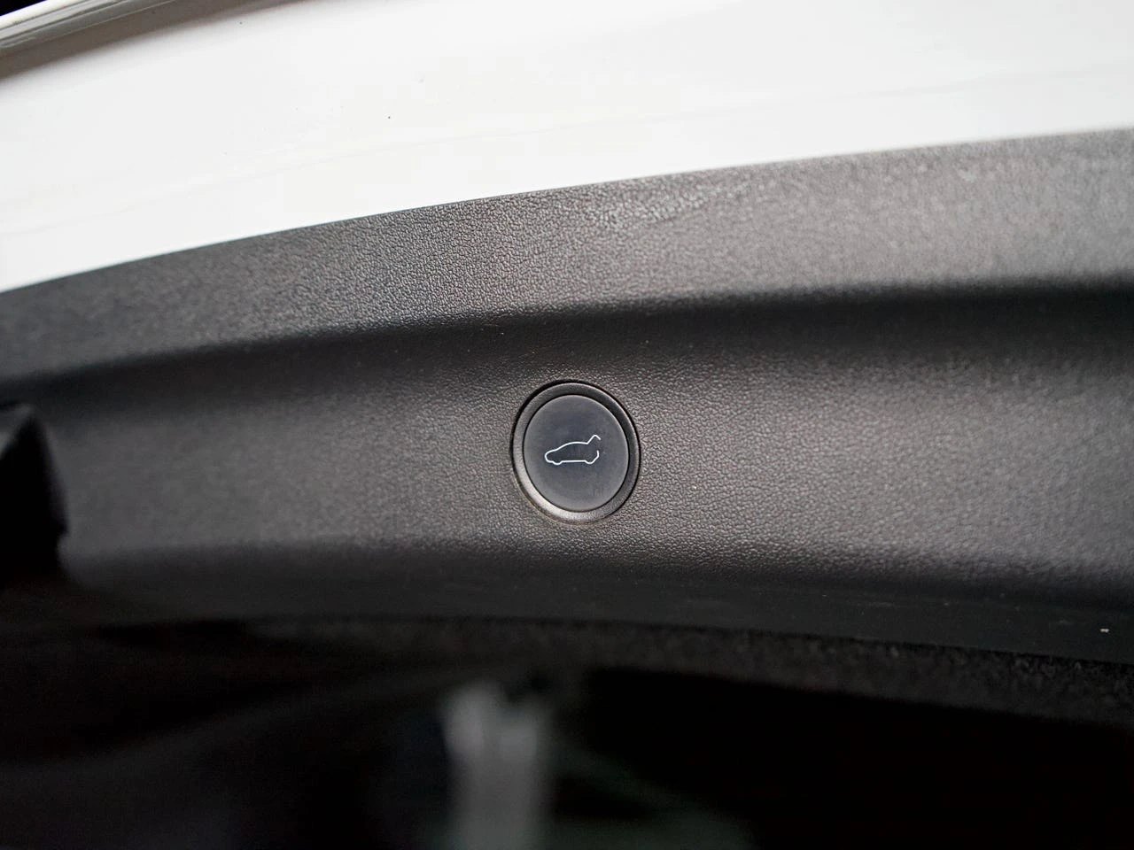 Tesla Model Y Long Range AWD, снимка 16 - Автомобили и джипове - 56115283
