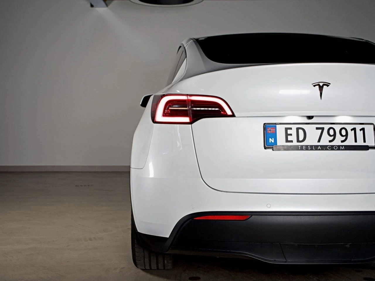 Tesla Model Y Long Range AWD, снимка 10 - Автомобили и джипове - 56115283