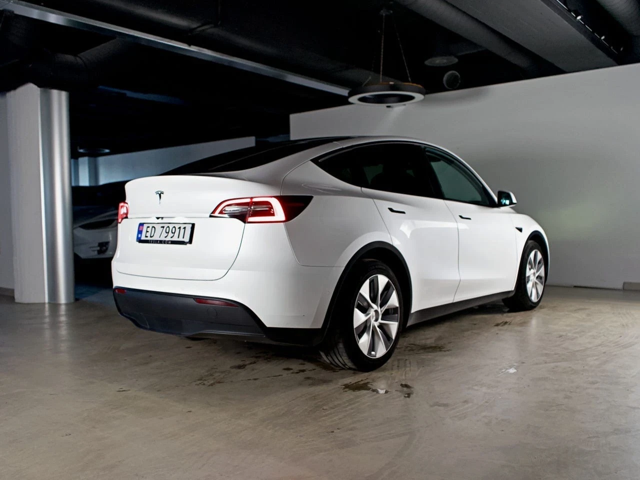 Tesla Model Y Long Range AWD, снимка 11 - Автомобили и джипове - 56115283