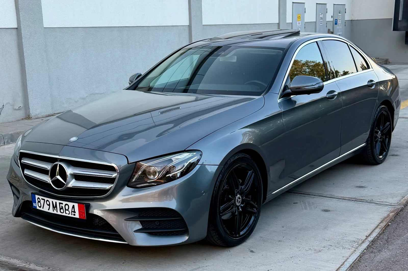 Mercedes-Benz E 220 AMG Line