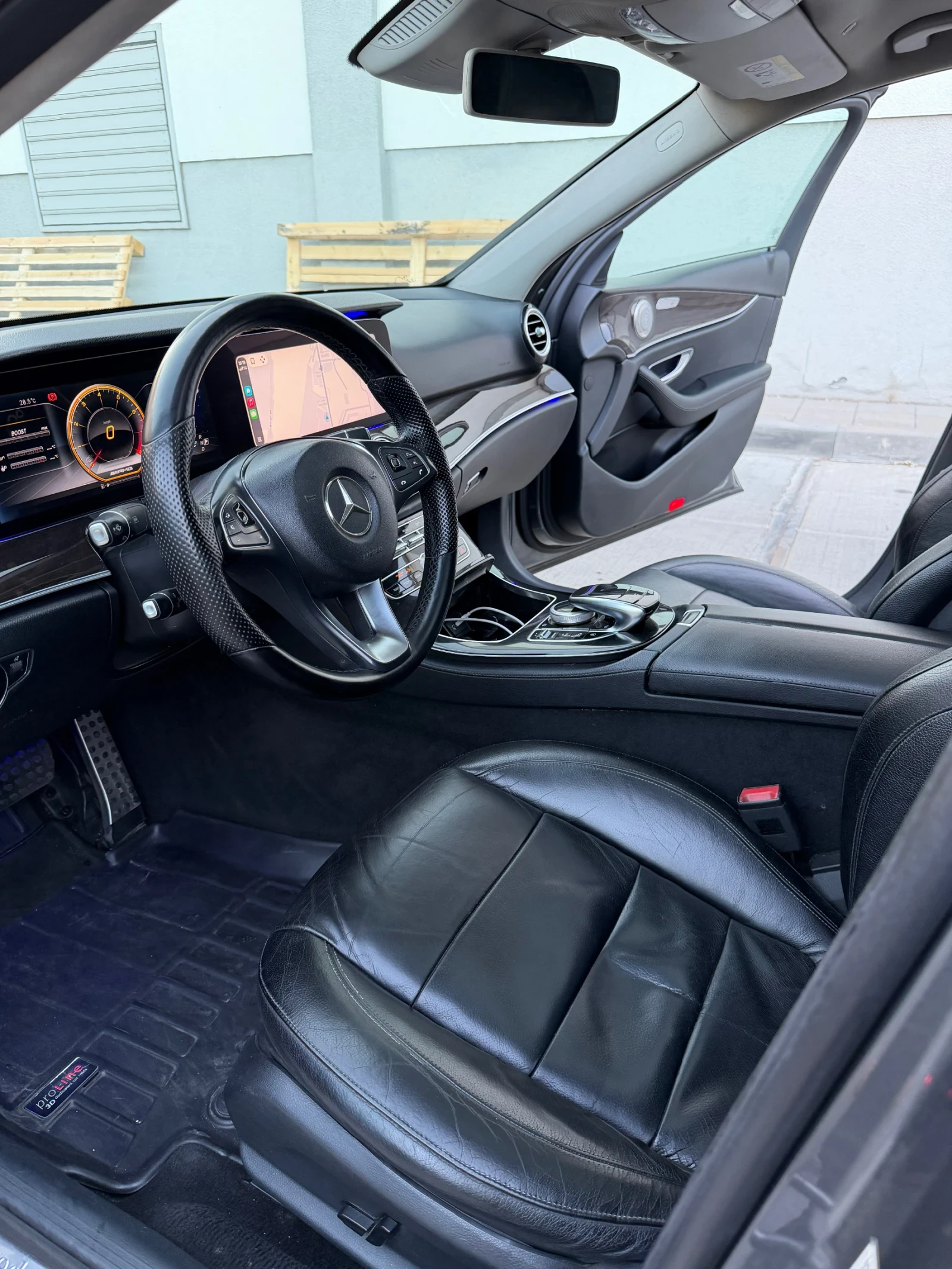 Mercedes-Benz E 220 AMG Line, снимка 13 - Автомобили и джипове - 56140040