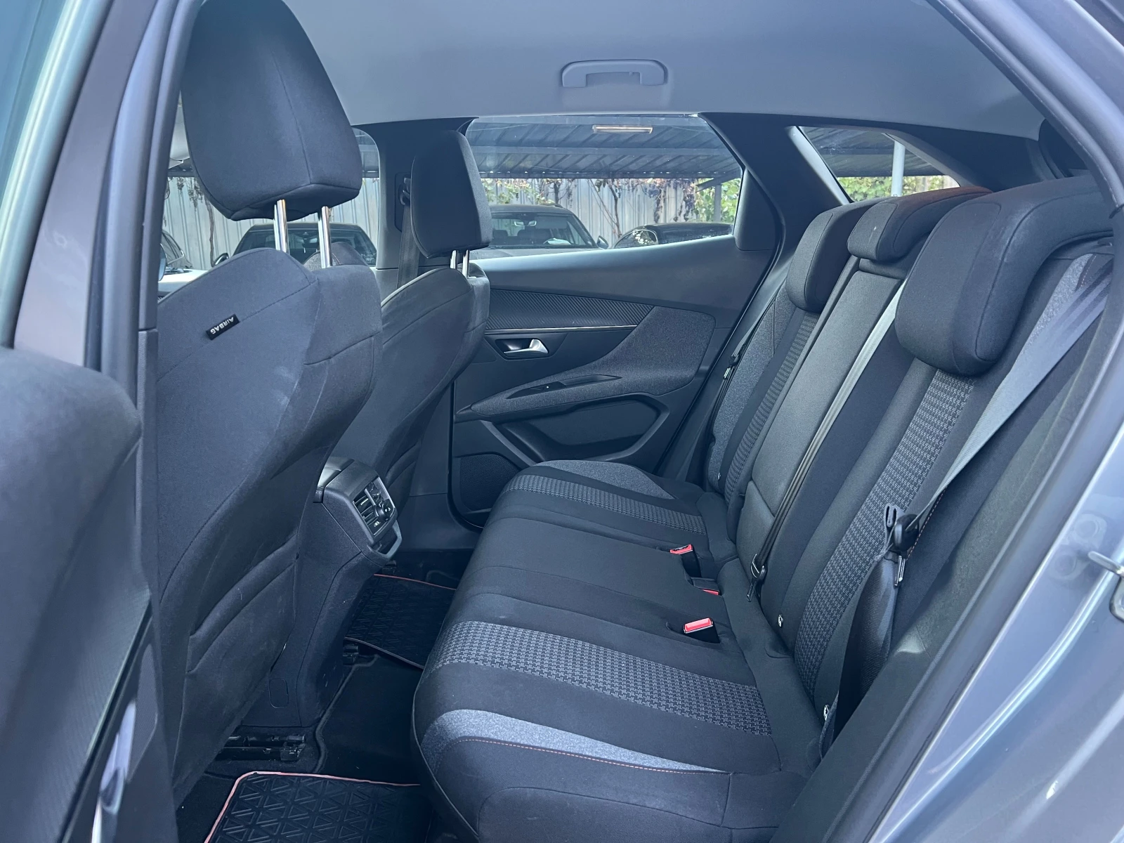 Peugeot 3008 1.2 Pure Tech / Automatic / , снимка 16 - Автомобили и джипове - 56297915