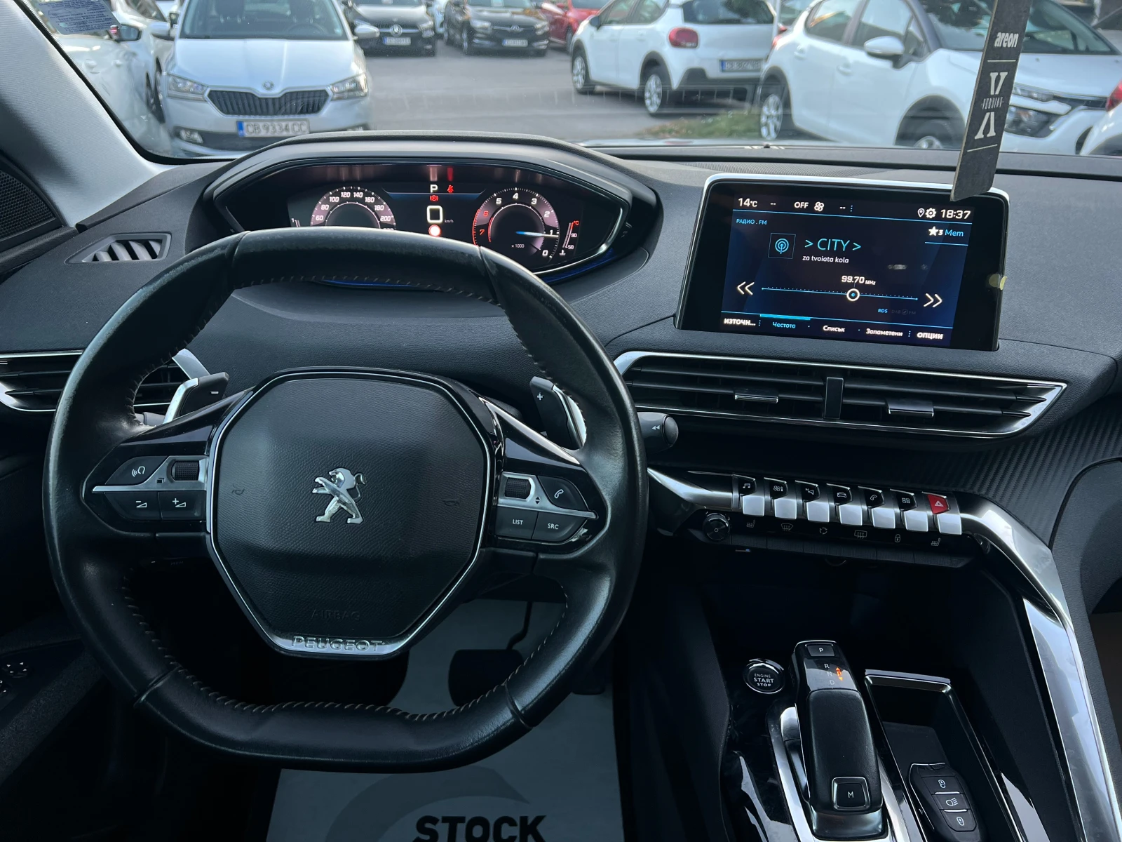 Peugeot 3008 1.2 Pure Tech / Automatic / , снимка 9 - Автомобили и джипове - 56297915