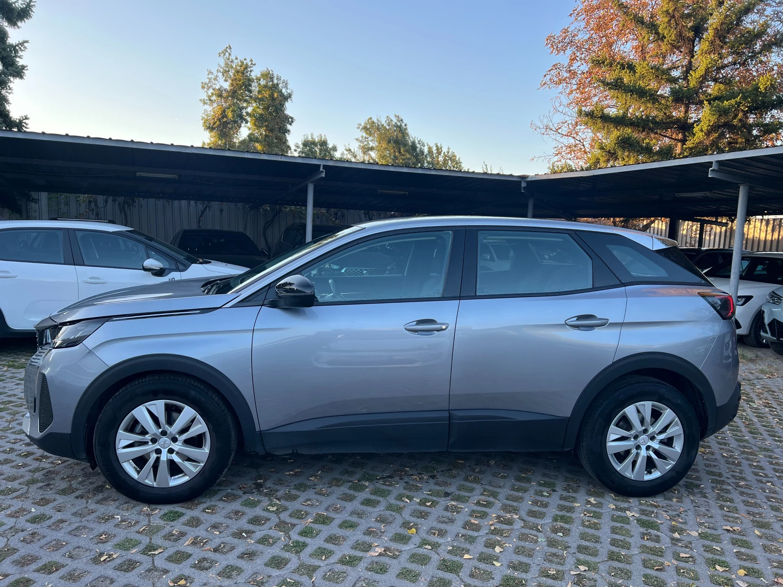 Peugeot 3008 1.2 Pure Tech / Automatic / , снимка 3 - Автомобили и джипове - 56297915