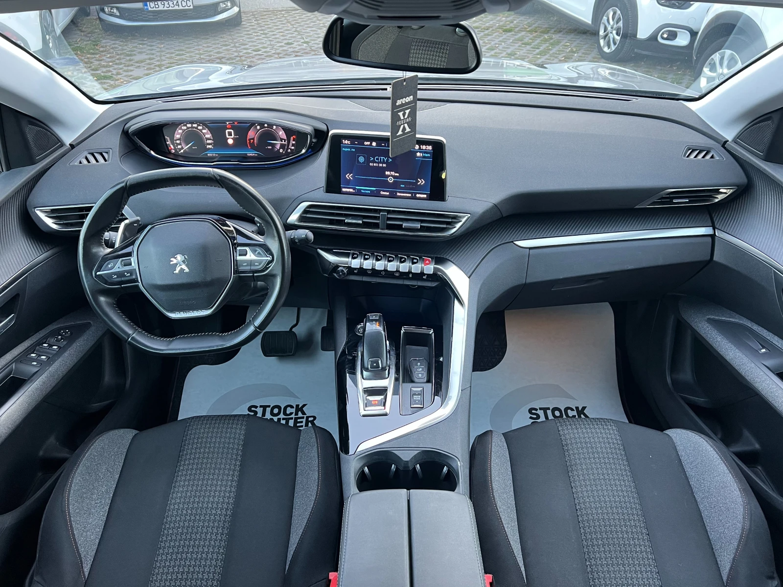 Peugeot 3008 1.2 Pure Tech / Automatic / , снимка 8 - Автомобили и джипове - 56297915