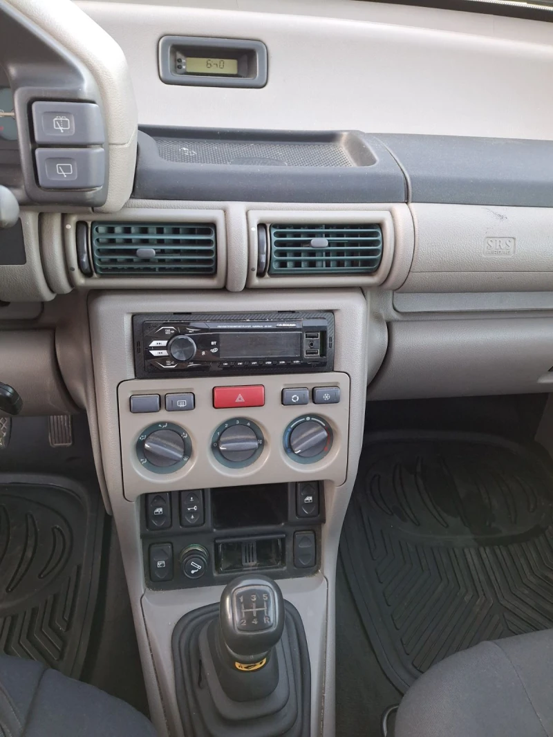 Land Rover Freelander, снимка 8 - Автомобили и джипове - 47407750