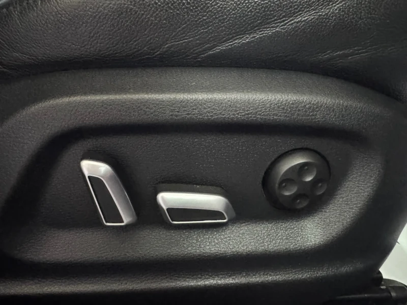 Audi Q3 TDI, снимка 13 - Автомобили и джипове - 51870055