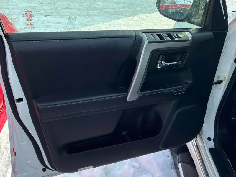 Toyota 4runner * SR5 * CARFAX * БЕЗ ПЪРВОНАЧАЛНА ВНОСКА, снимка 12 - Автомобили и джипове - 52851520