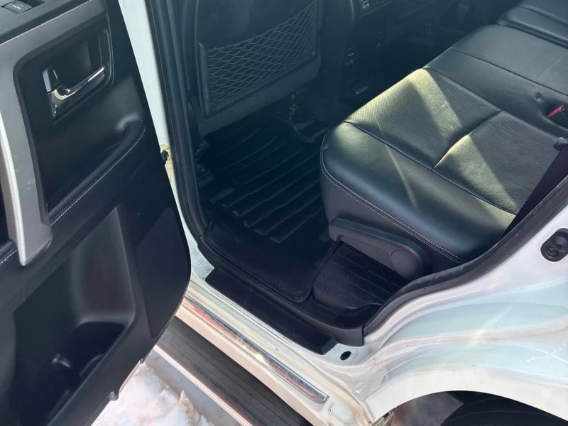 Toyota 4runner * SR5 * CARFAX * БЕЗ ПЪРВОНАЧАЛНА ВНОСКА, снимка 13 - Автомобили и джипове - 52851520