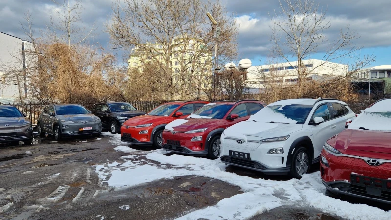 Hyundai Kona 64KWh/Premium/SOH100%, снимка 14 - Автомобили и джипове - 53449363