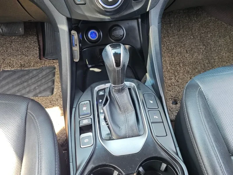 Hyundai Santa fe 2.0 2WD PREMIUM, снимка 9 - Автомобили и джипове - 55800937