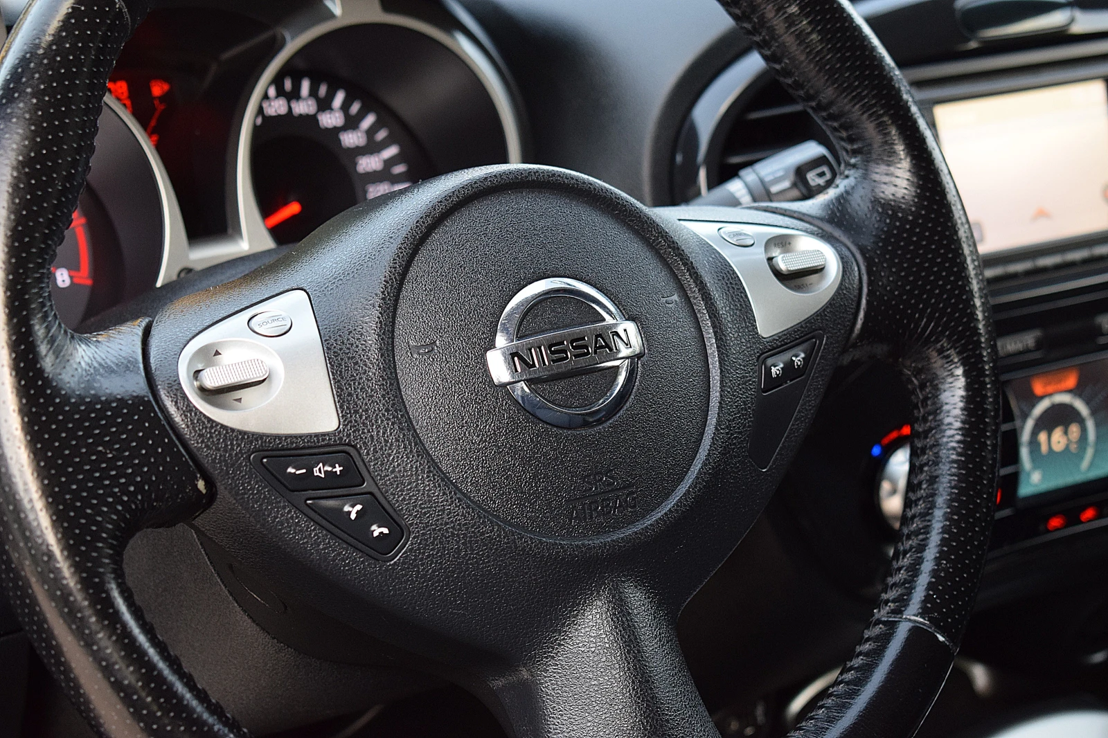 Nissan Juke 1.6/Швейцария/Нави/Камера/Климатроник - изображение 9