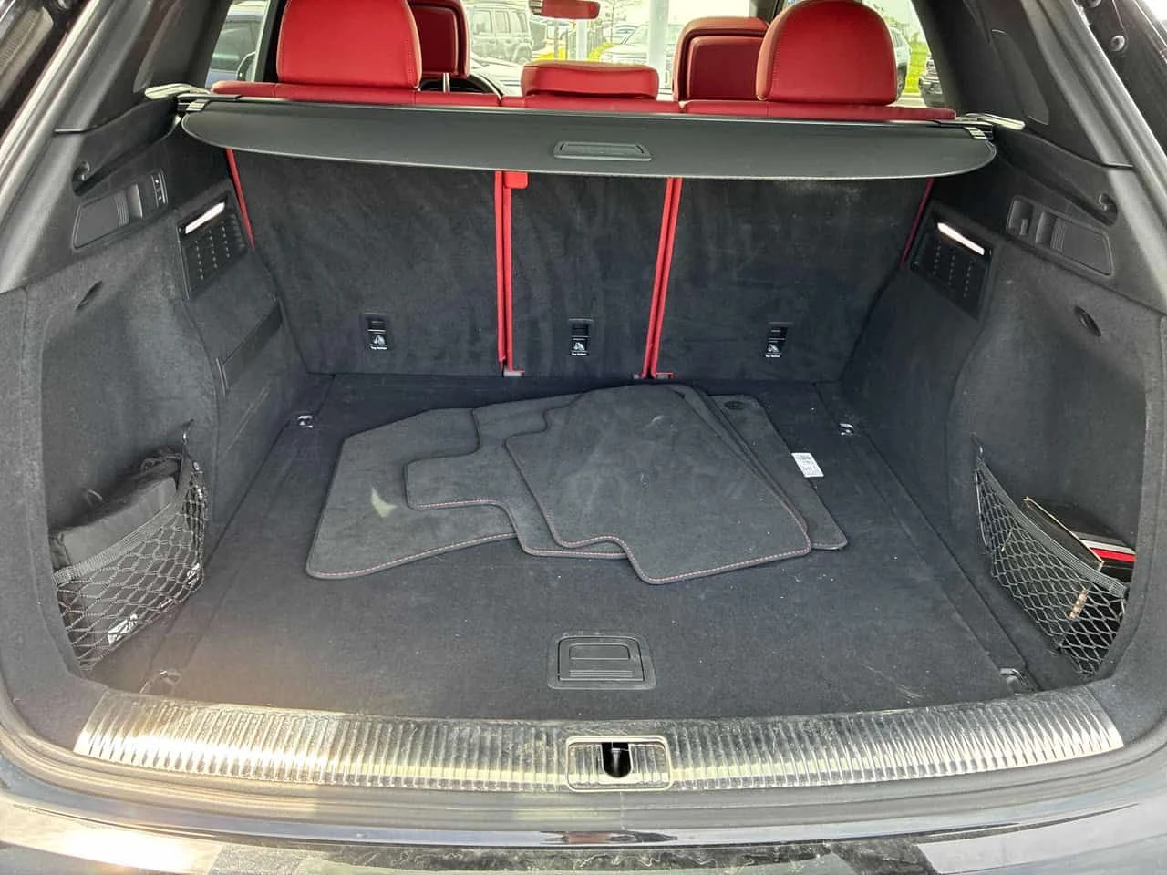 Audi SQ5 | Technik | DISTRONIC | 360 | B&O | , снимка 15 - Автомобили и джипове - 54683184