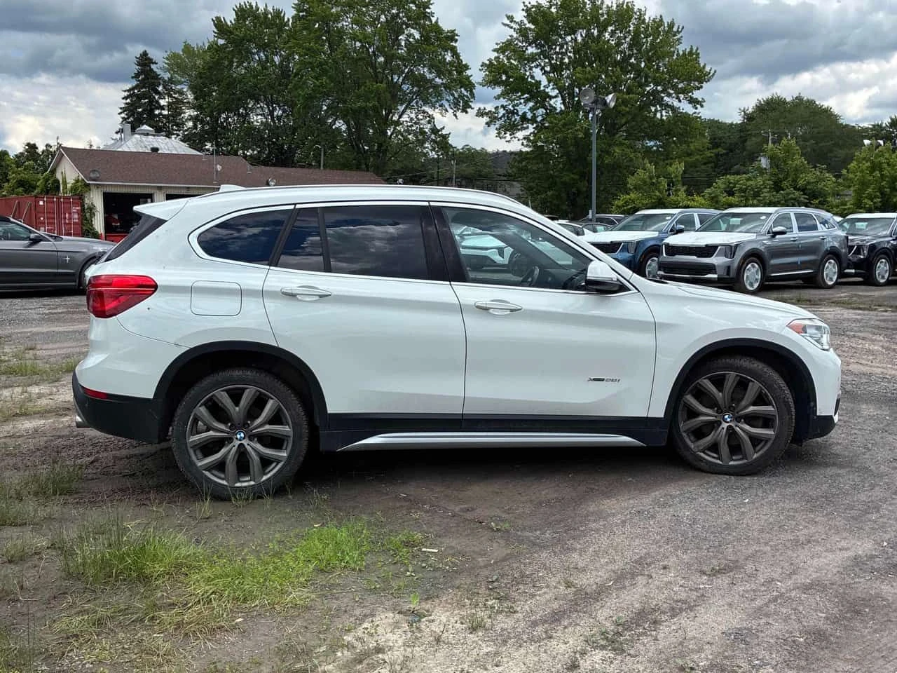 BMW X1 XDRIVE28I * М САЛОН* ПАНОРАМА* ПОДГРЕВИ* КАМЕРА* , снимка 4 - Автомобили и джипове - 55017141