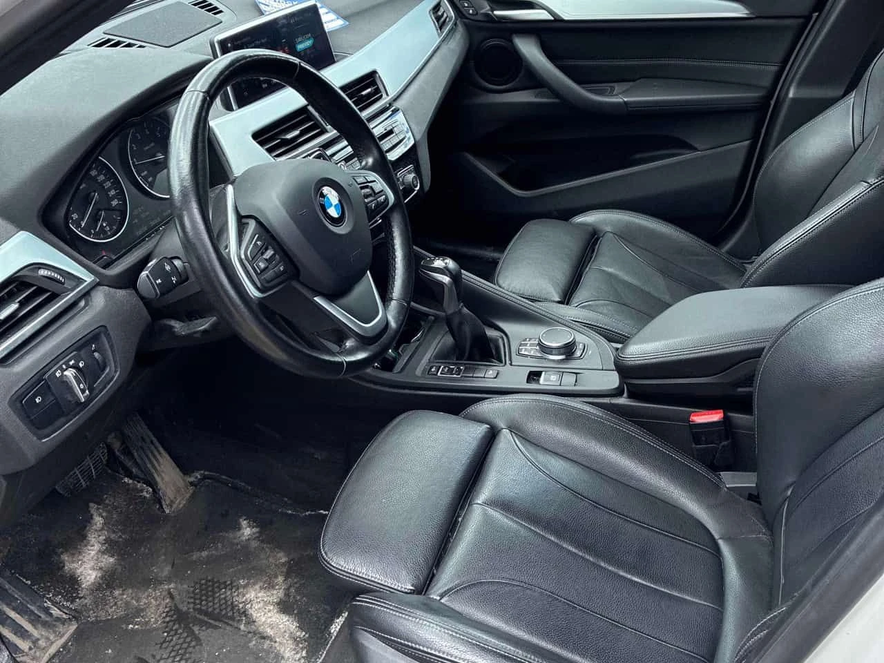 BMW X1 XDRIVE28I * М САЛОН* ПАНОРАМА* ПОДГРЕВИ* КАМЕРА* , снимка 7 - Автомобили и джипове - 55017141