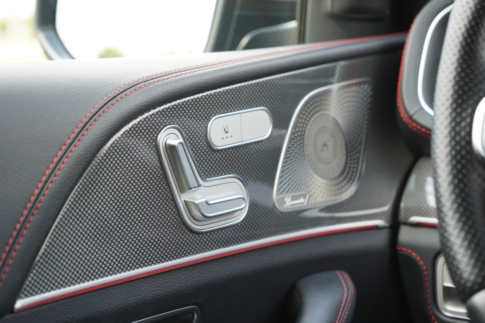 Mercedes-Benz GLE 53 4MATIC * Coupe* AMG* Burmester* 360* Keyless* Carbon* , снимка 8 - Автомобили и джипове - 55626310