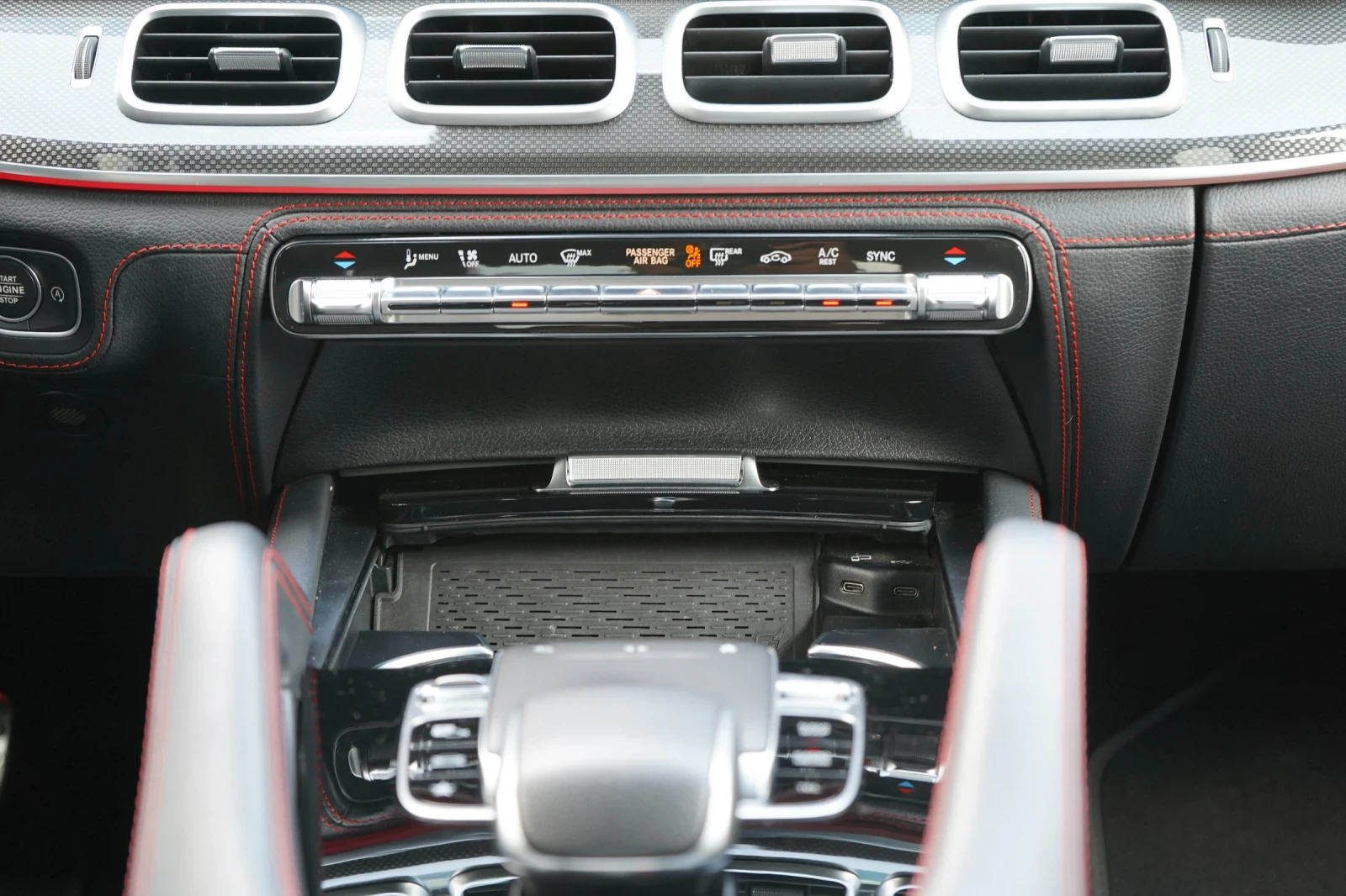 Mercedes-Benz GLE 53 4MATIC * Coupe* AMG* Burmester* 360* Keyless* Carbon* , снимка 13 - Автомобили и джипове - 55626310