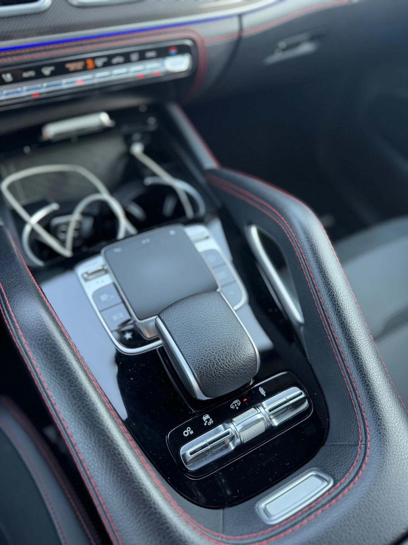 Mercedes-Benz GLE 53 4MATIC * Coupe* AMG* Burmester* 360* Keyless* Carbon* , снимка 13 - Автомобили и джипове - 55909271