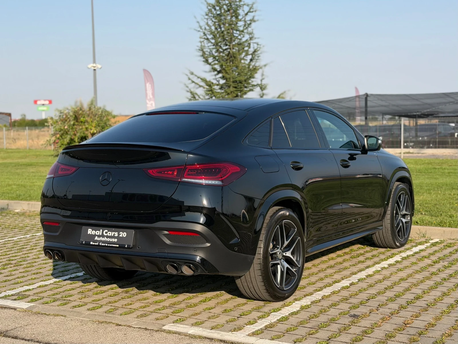 Mercedes-Benz GLE 53 4MATIC * Coupe* AMG* Burmester* 360* Keyless* Carbon* , снимка 4 - Автомобили и джипове - 55909271