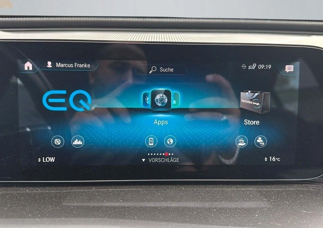 Mercedes-Benz EQC 400/4Matik/AMG/Hud/360kam, снимка 7 - Автомобили и джипове - 55708375