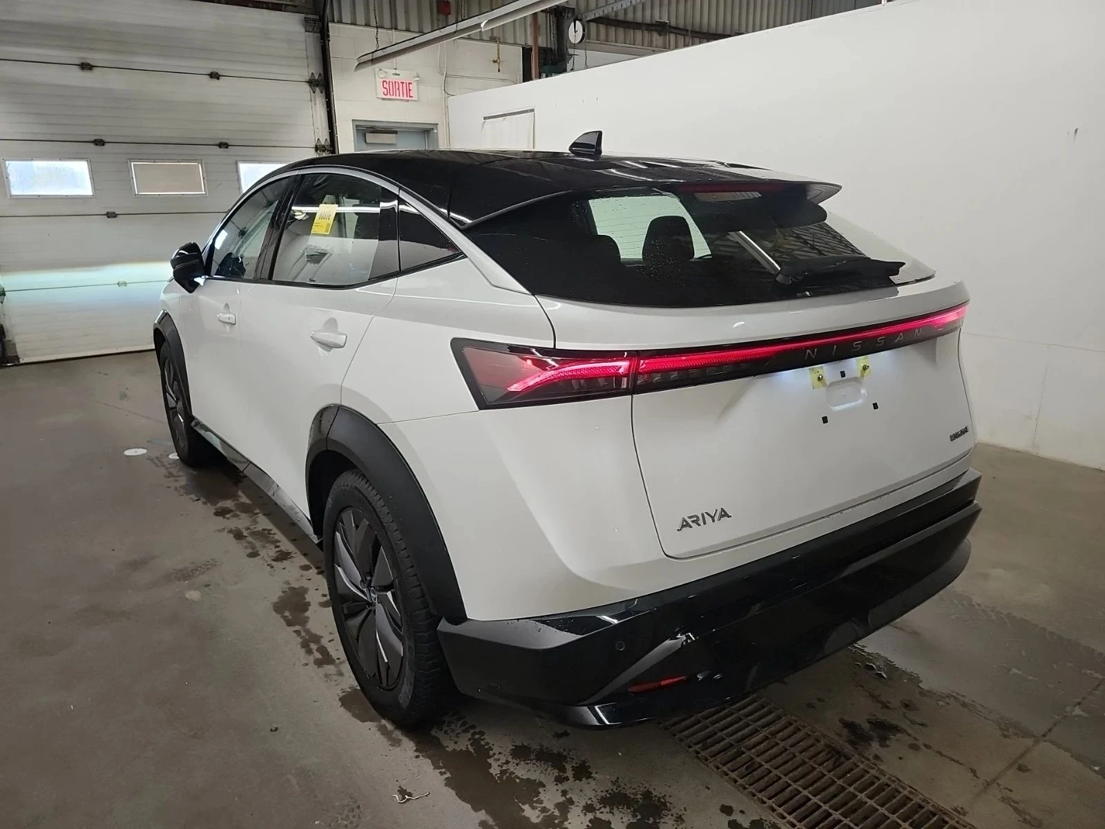 Nissan Ariya, снимка 4 - Автомобили и джипове - 56689708