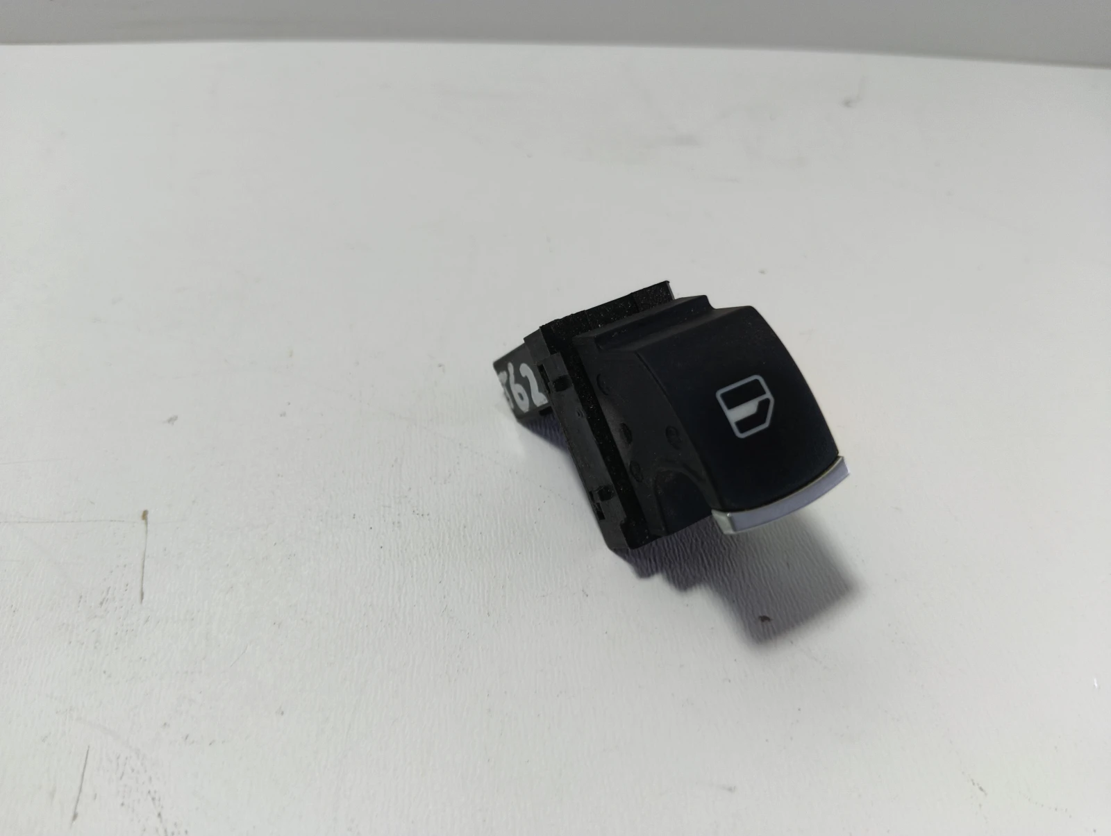 копче ел. стъкла 5K0959855 VW Golf