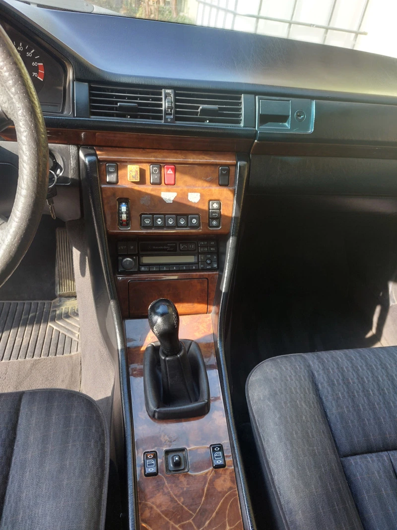 Mercedes-Benz 124 W124 200E 122 H.P, снимка 8 - Автомобили и джипове - 47739183