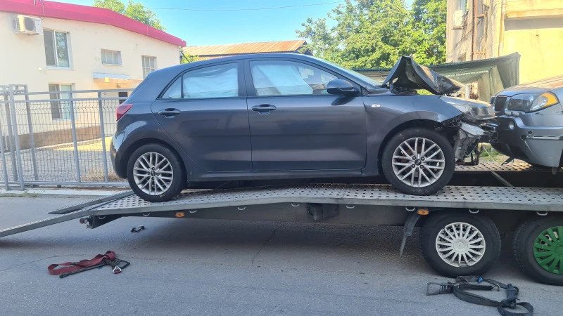 Kia Rio 1.3 benzin, снимка 12 - Автомобили и джипове - 47222767