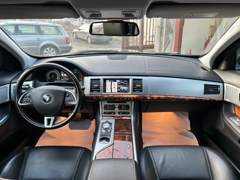 Jaguar Xf 2.2d Luxury, снимка 8 - Автомобили и джипове - 48500983