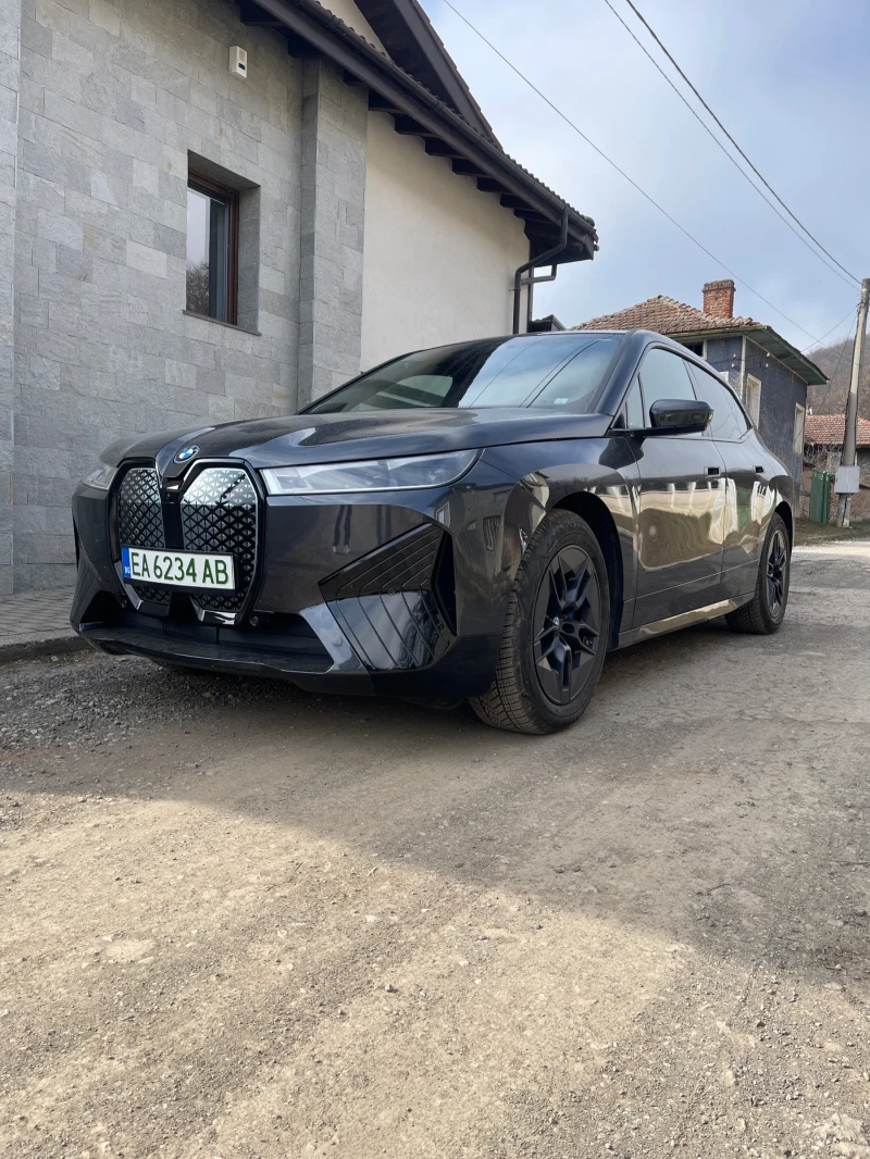 BMW iX xDrive40, снимка 2 - Автомобили и джипове - 49044567