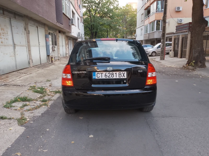 Kia Cerato, снимка 5 - Автомобили и джипове - 52539575