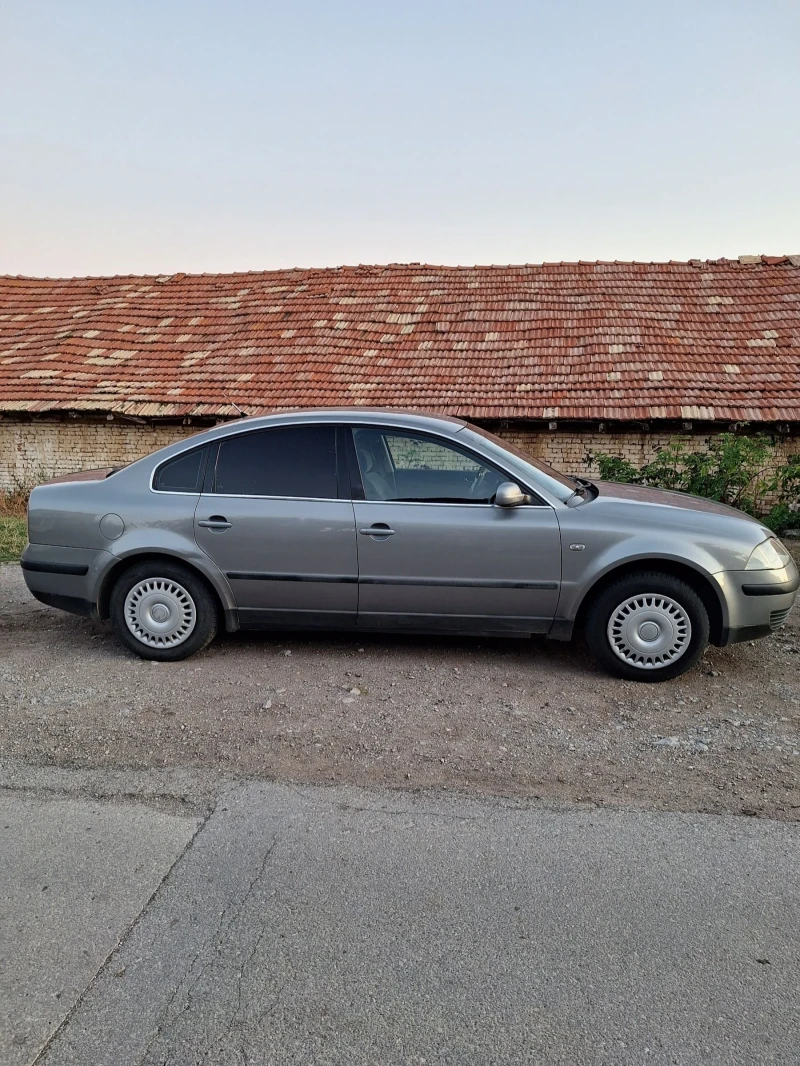 VW Passat, снимка 3 - Автомобили и джипове - 52846304