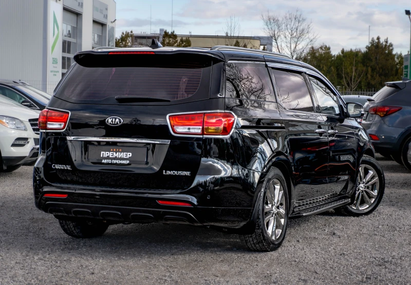 Kia Carnival LIMOUSINE-2.2CRDi-ТОП СЪСТОЯНИЕ!, снимка 4 - Автомобили и джипове - 53465273