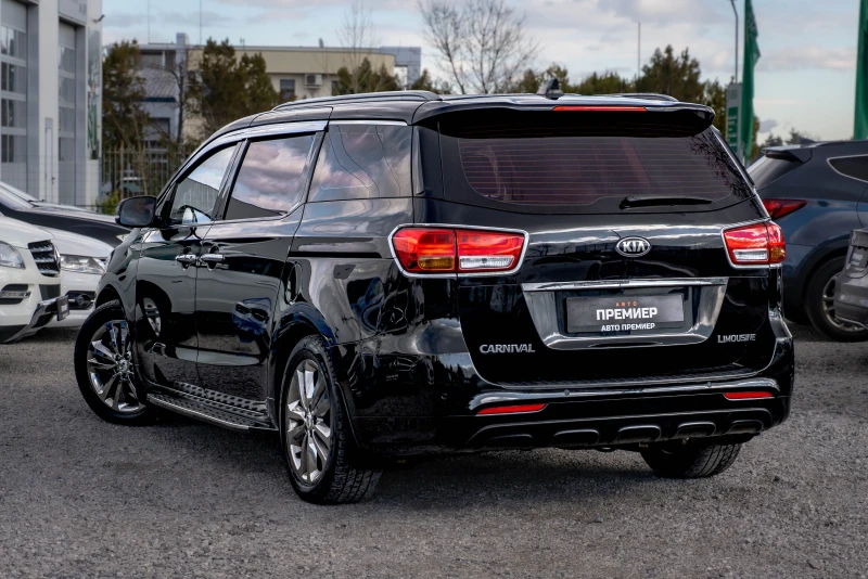 Kia Carnival LIMOUSINE-2.2CRDi-ТОП СЪСТОЯНИЕ!, снимка 6 - Автомобили и джипове - 53465273