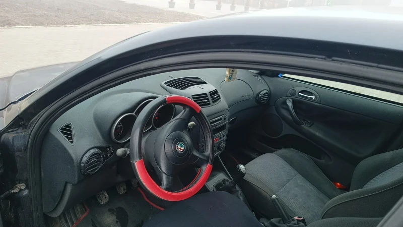 Alfa Romeo 147 1.6 twin spark 105 к.с, снимка 7 - Автомобили и джипове - 53500235