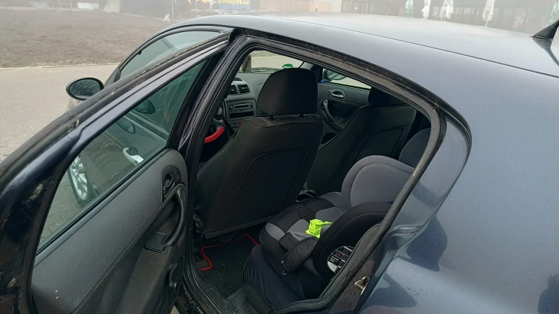 Alfa Romeo 147 1.6 twin spark 105 к.с, снимка 11 - Автомобили и джипове - 53500235