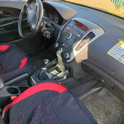 Kia Ceed 1.6, снимка 3 - Автомобили и джипове - 52927579