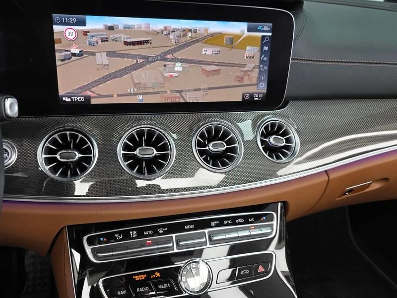 Mercedes-Benz E 450 4MATIC, снимка 13 - Автомобили и джипове - 55836369