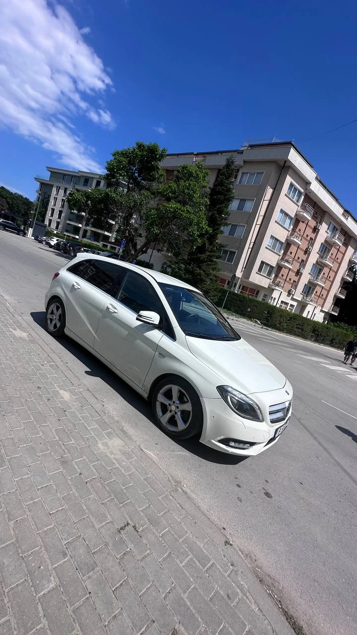 Mercedes-Benz B 180, снимка 3 - Автомобили и джипове - 55890981