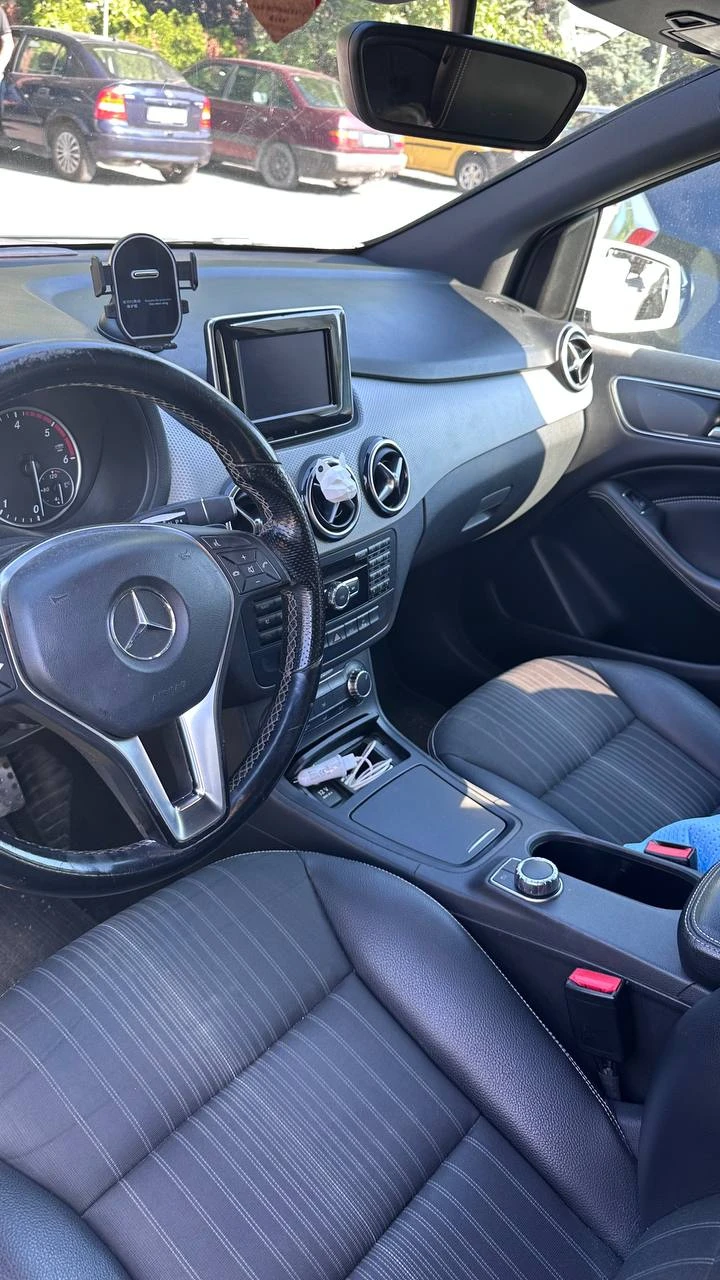 Mercedes-Benz B 180, снимка 4 - Автомобили и джипове - 55890981