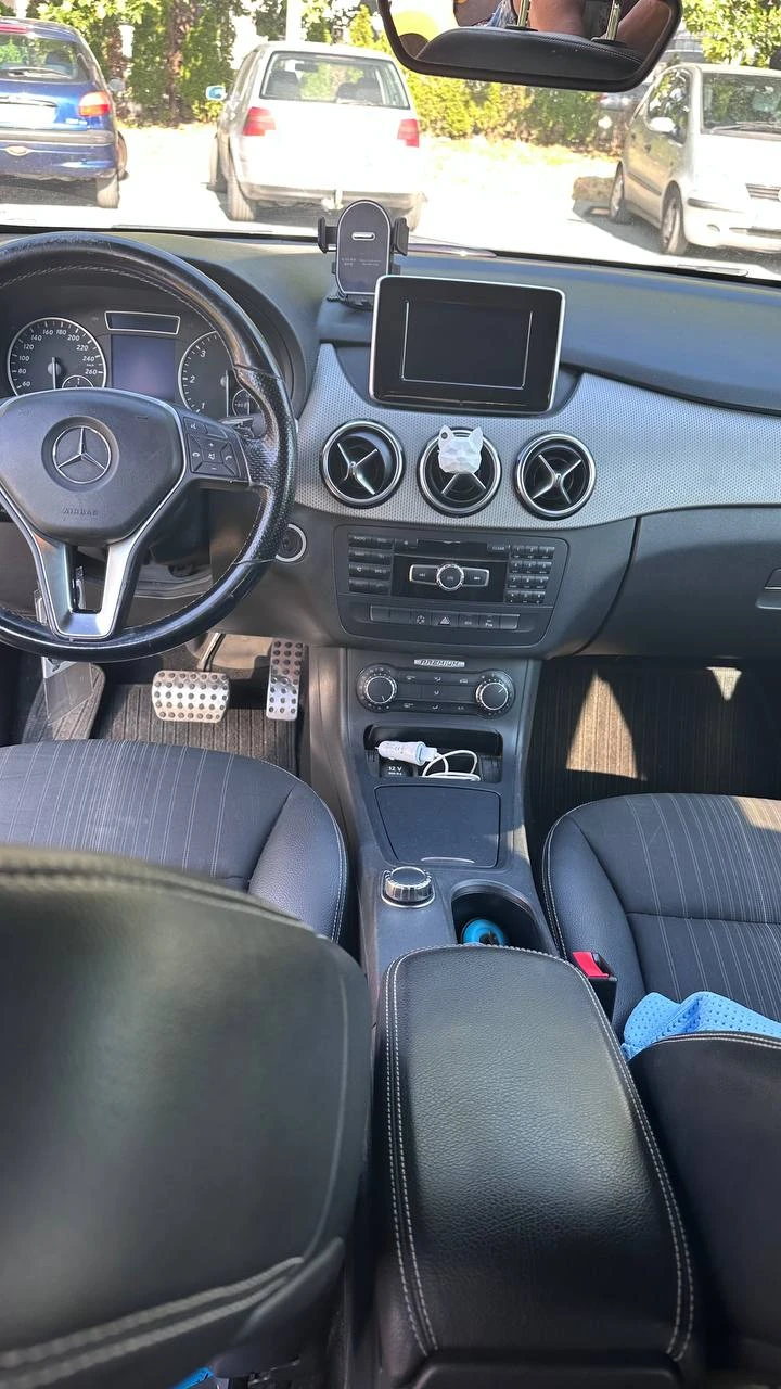 Mercedes-Benz B 180, снимка 5 - Автомобили и джипове - 55890981