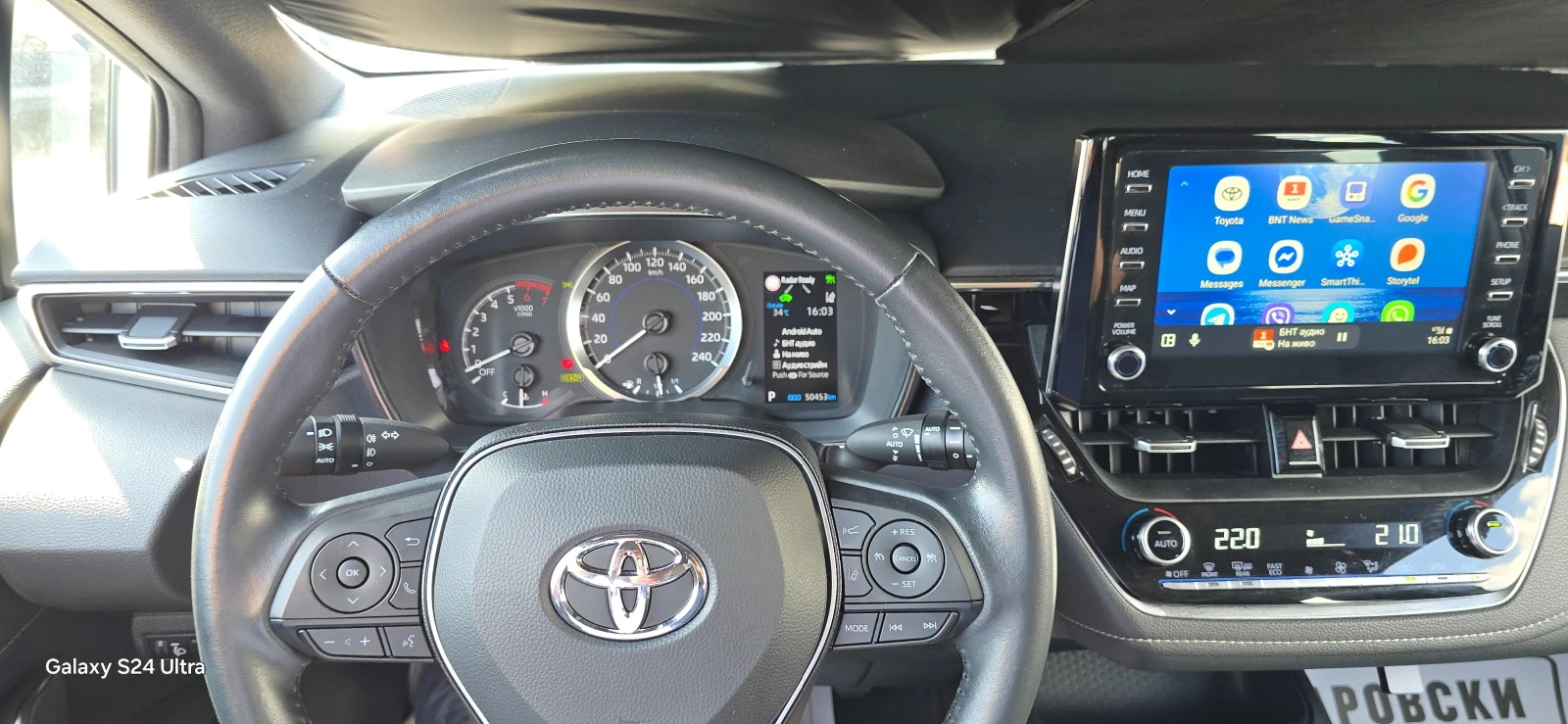 Toyota Corolla 1.8 HYBRID 50000km CAR PLAY ANDROID AUTO - изображение 8