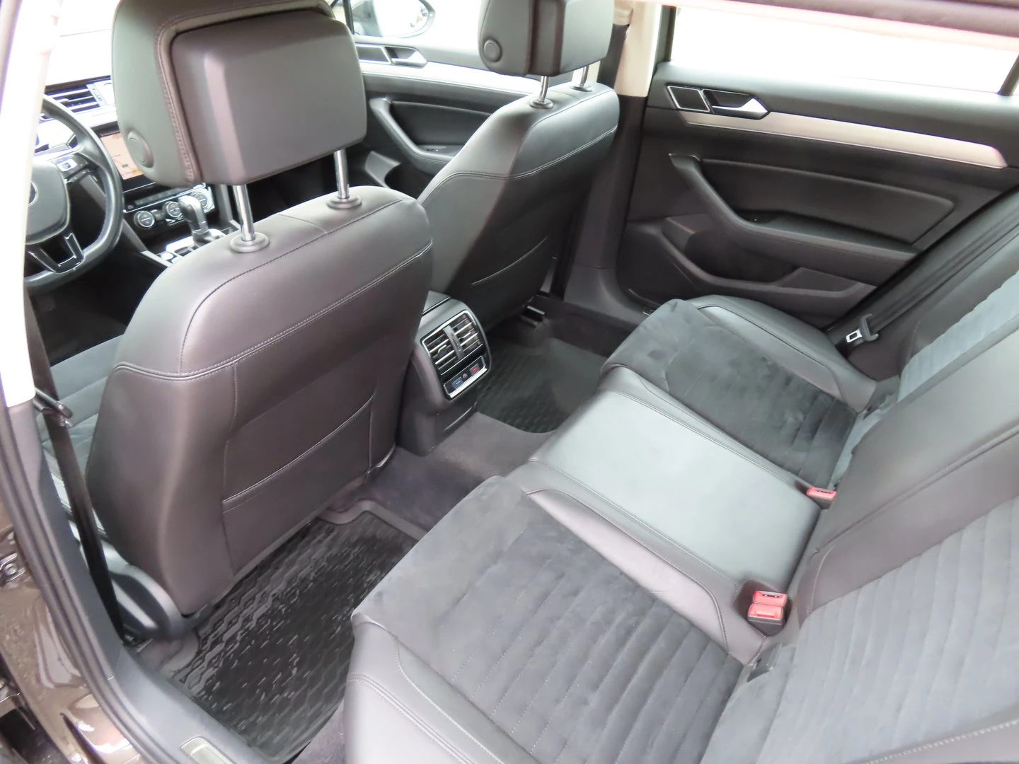 VW Passat Highline 2.0TDI BMT | Mobile.bg � ����������� 14